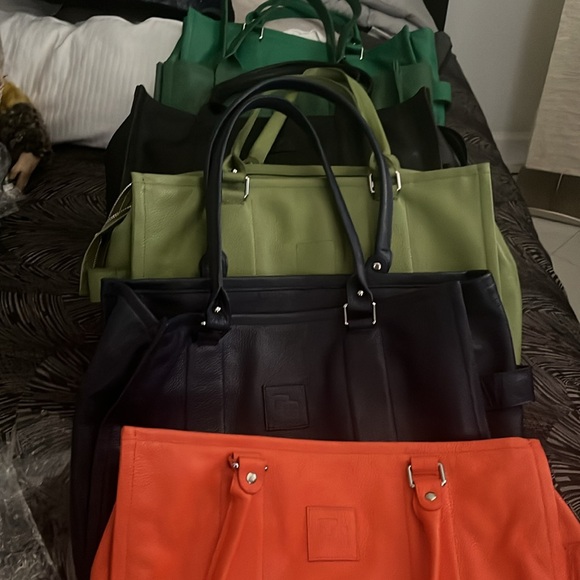 Never worn black leather tote bag. Sample from a developing brand. - Picture 4 of 4